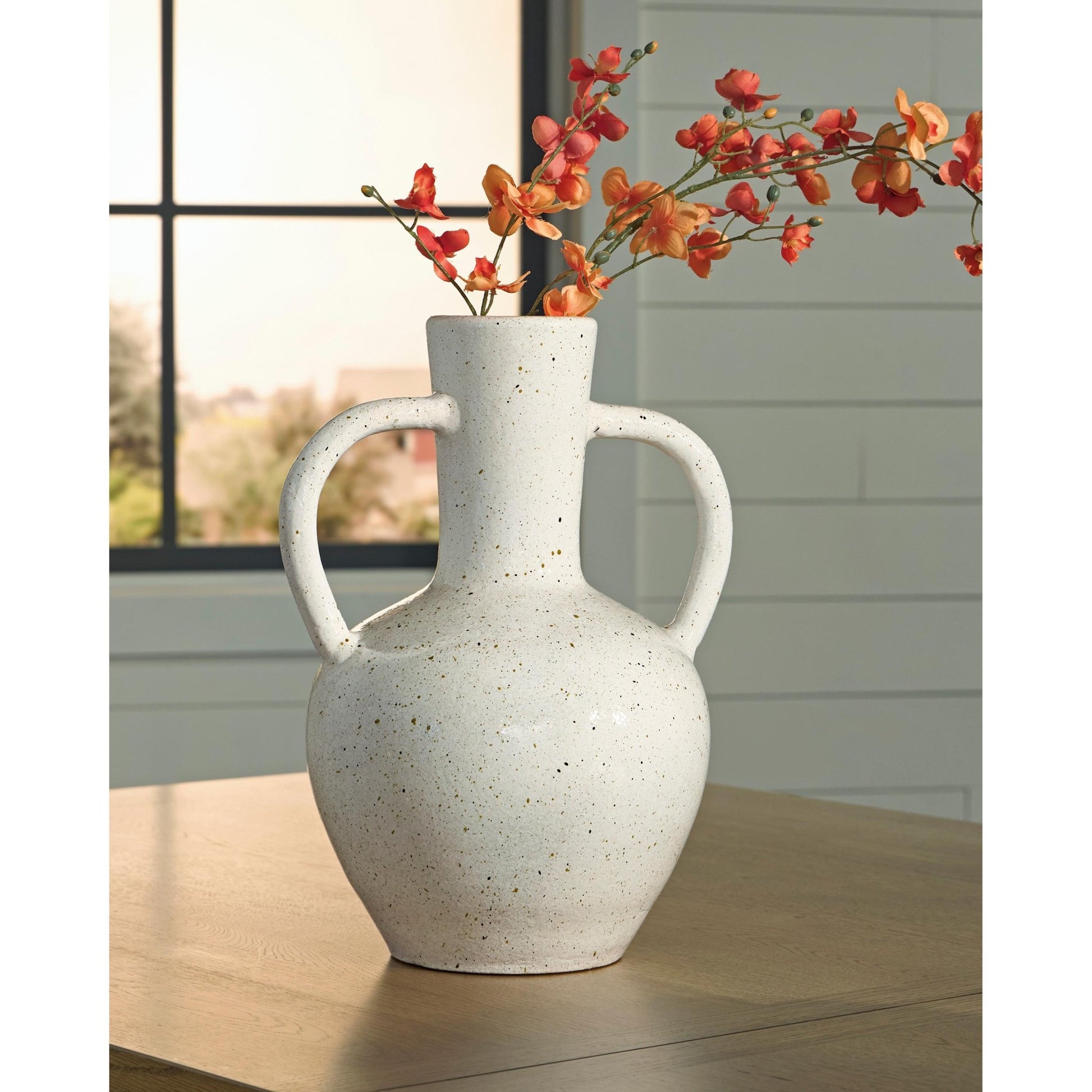 Signature Design by Ashley Dallinworth A2000832 Vase - American Furniture of Slidell