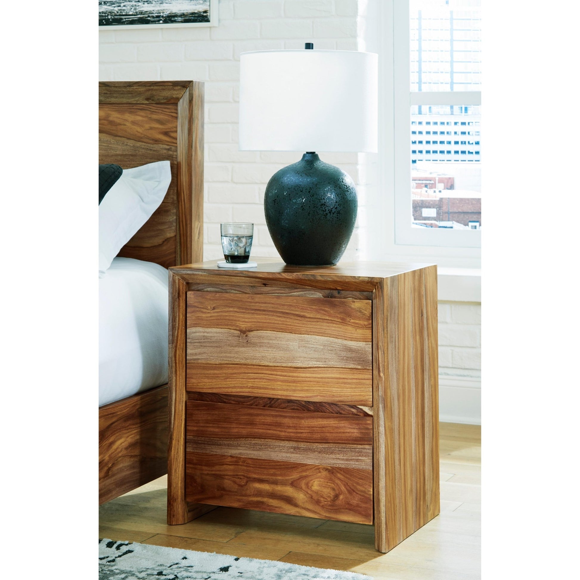 Signature Design by Ashley Dressonni B790 8 pc Queen Panel Bedroom Set - American Furniture of Slidell