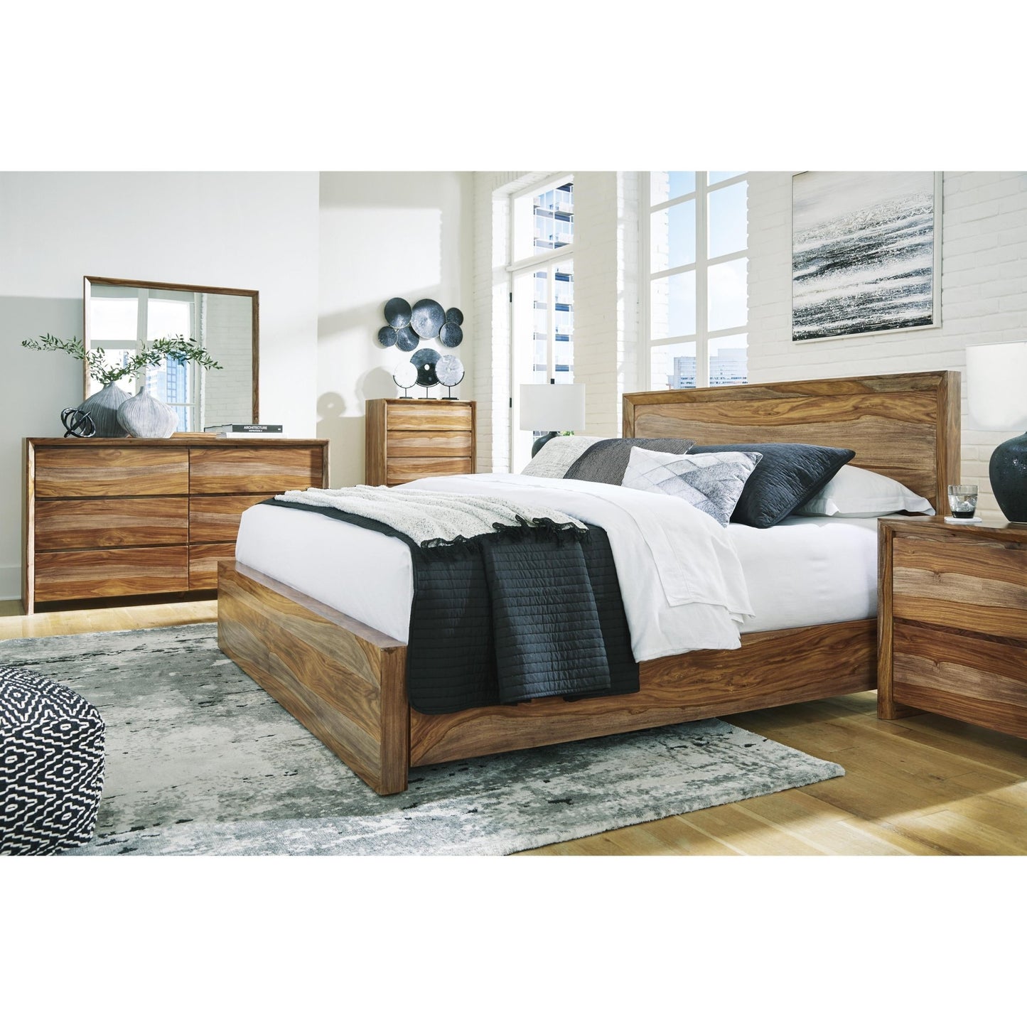 Signature Design by Ashley Dressonni B790B2 Queen Panel Bed - American Furniture of Slidell