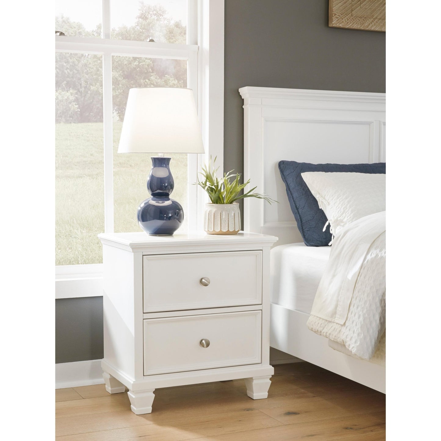 Signature Design by Ashley Fortman B680 7 pc Queen Panel Bedroom Set - American Furniture of Slidell