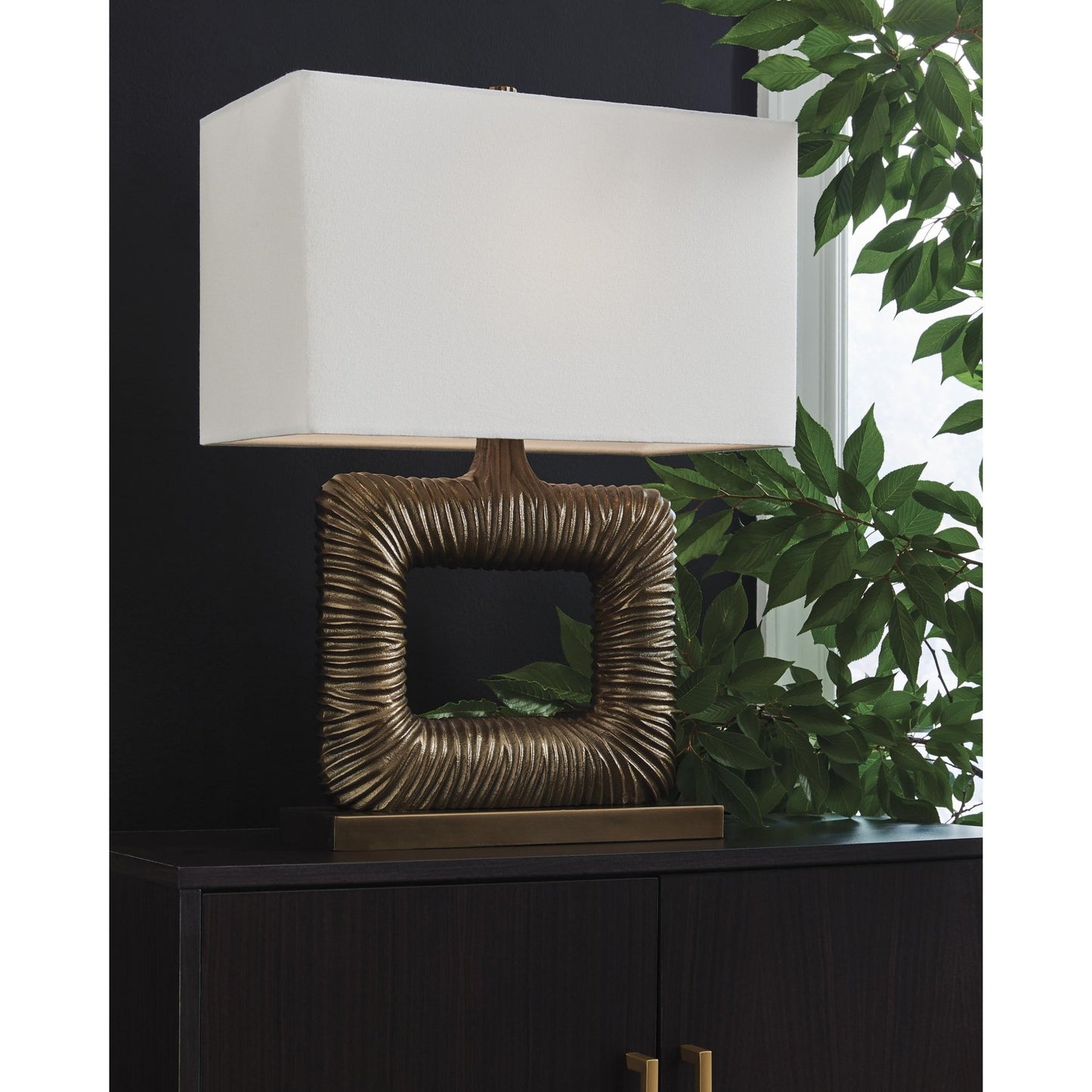Signature Design by Ashley Garronby L207604 Metal Table Lamp - American Furniture of Slidell