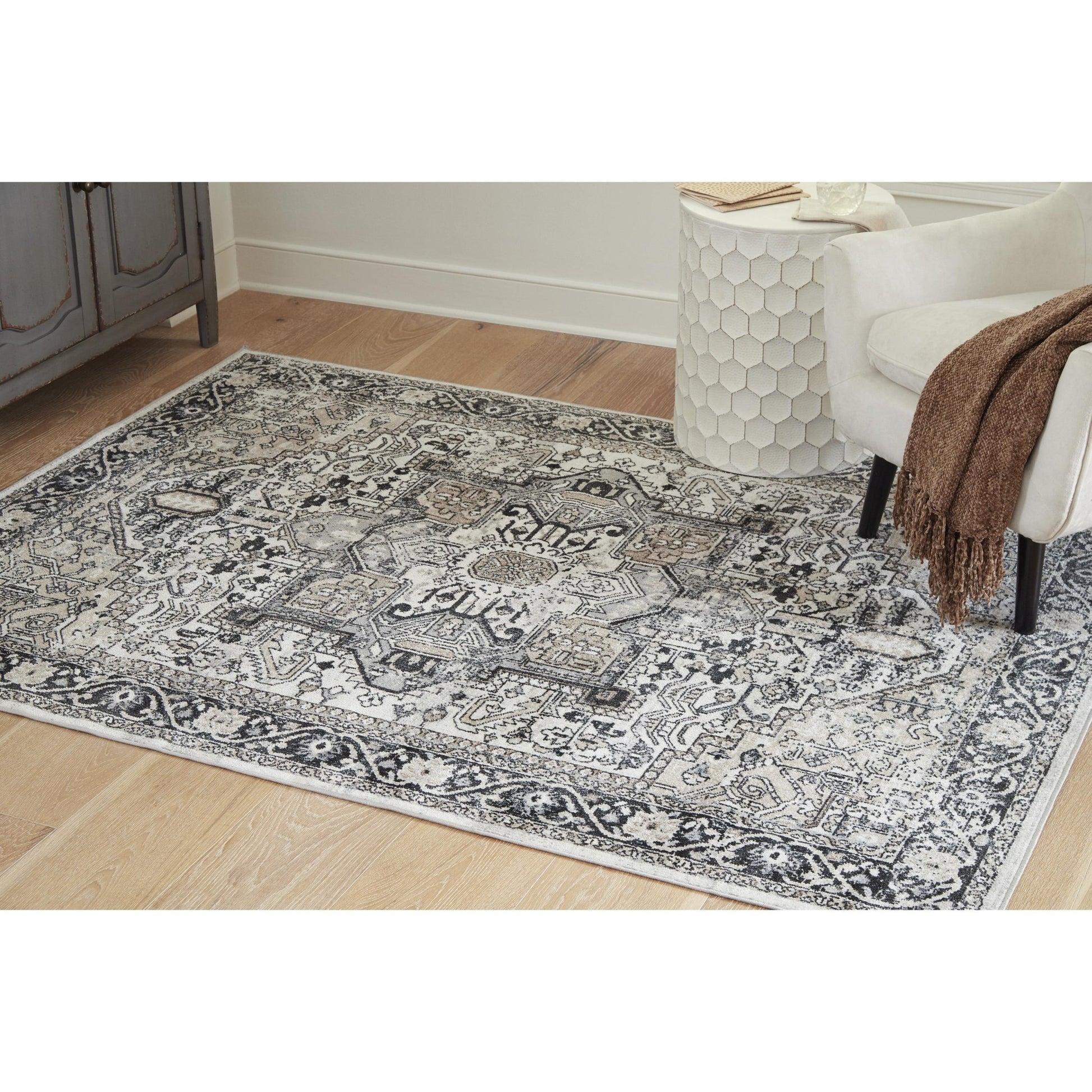 Signature Design by Ashley Gregmoore R405822 Washable Medium Rug - American Furniture of Slidell