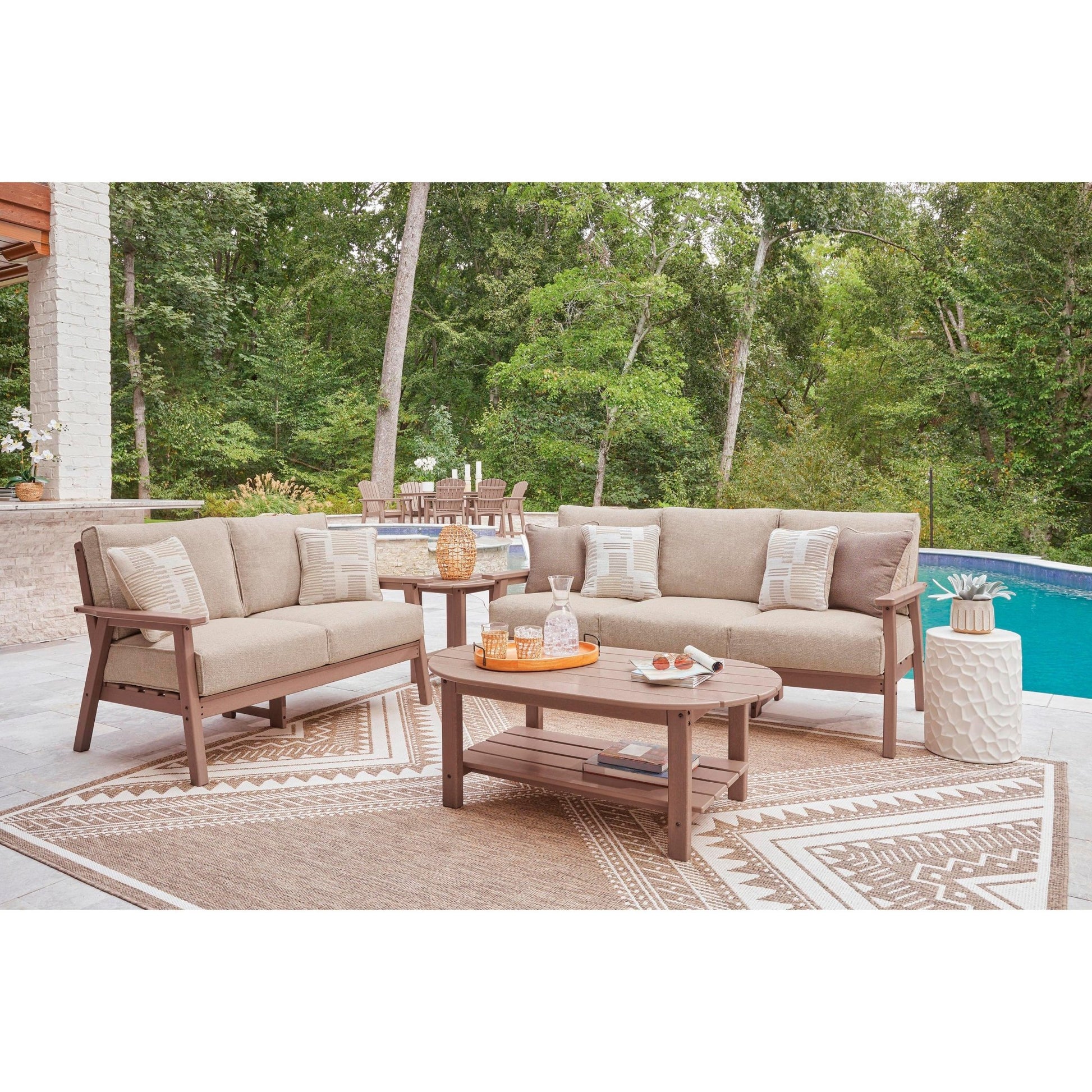Signature Design by Ashley Grover Beach PCP422 - 700 Oval Cocktail Table - American Furniture of Slidell