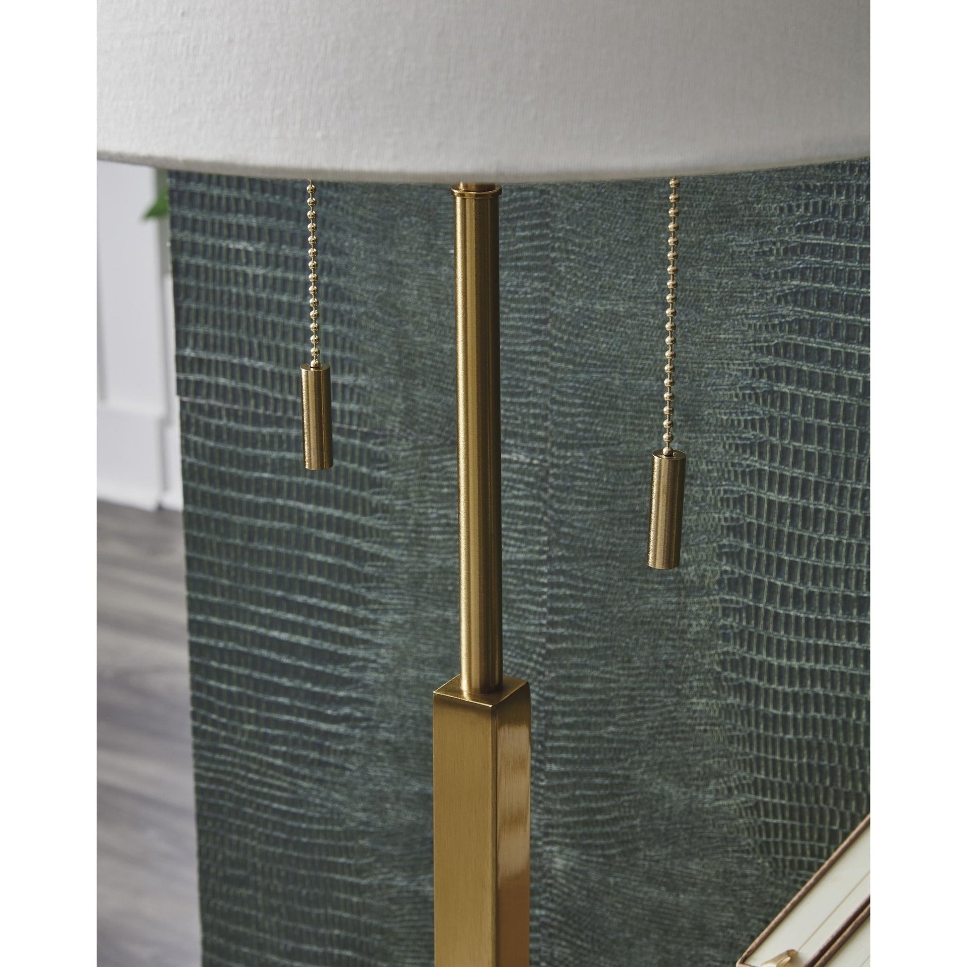 Signature Design by Ashley Haigwood L208474 Metal Table Lamp - American Furniture of Slidell