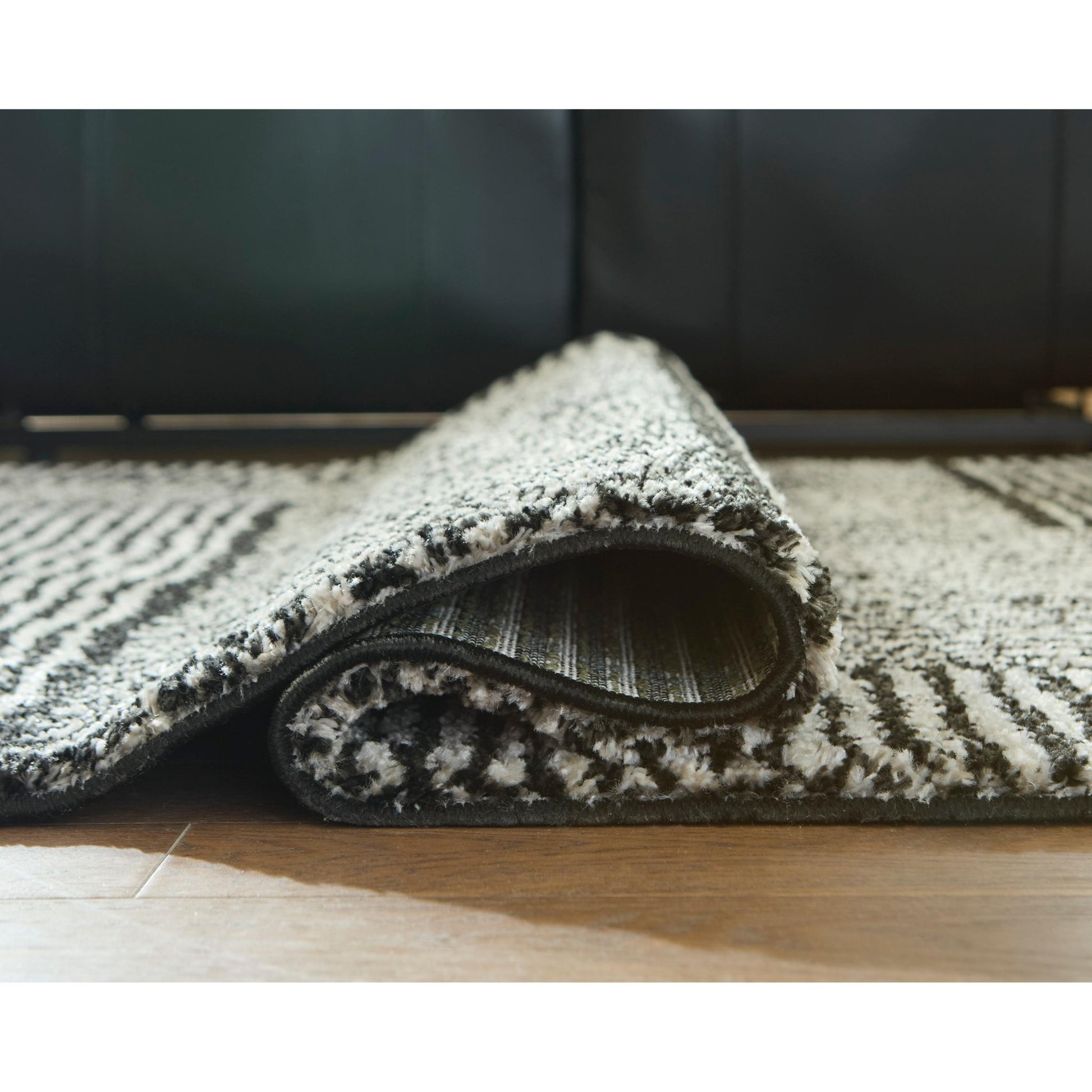Signature Design by Ashley Kurtmen R407592 Medium Rug - American Furniture of Slidell