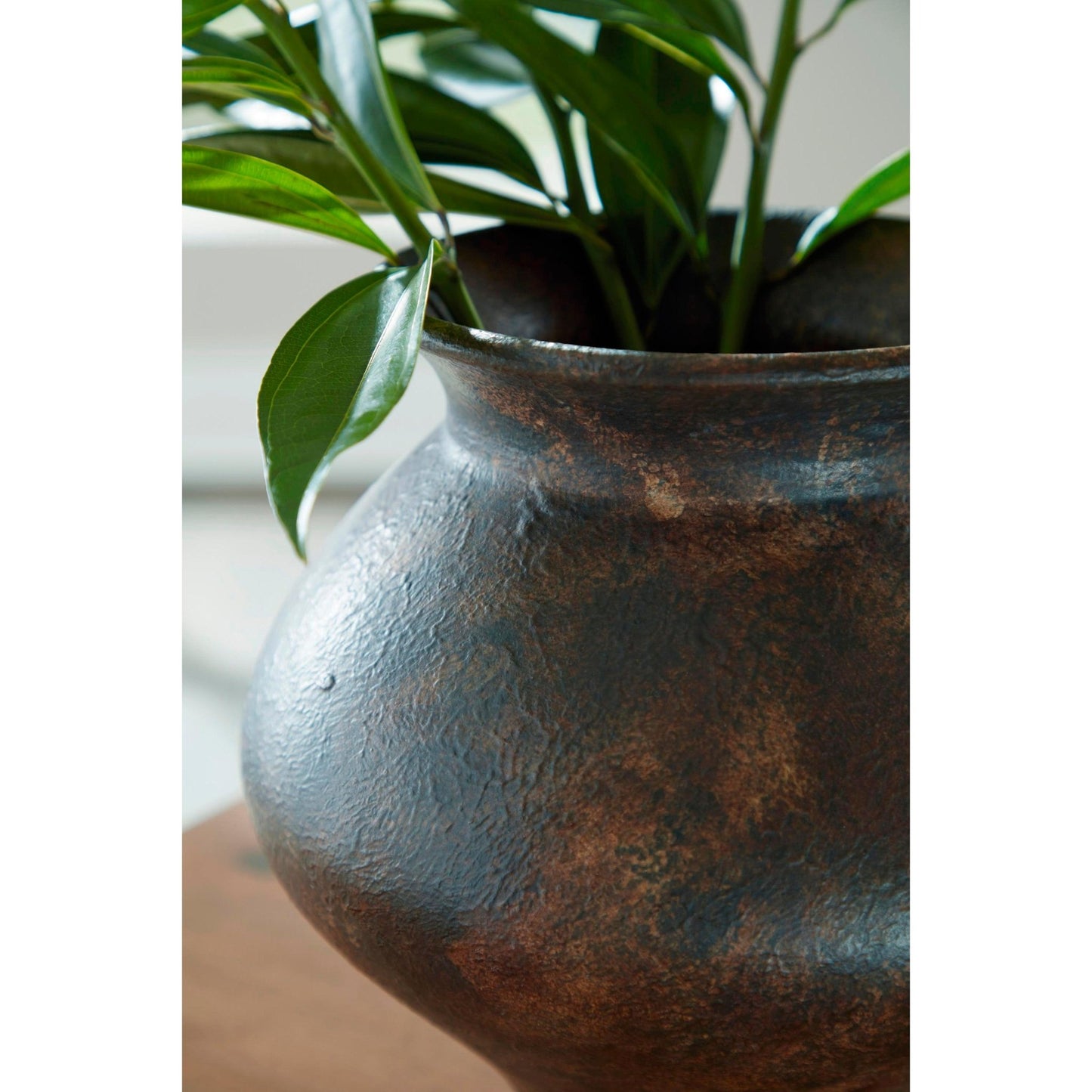 Signature Design by Ashley Laddlow A2000912 Vase - American Furniture of Slidell