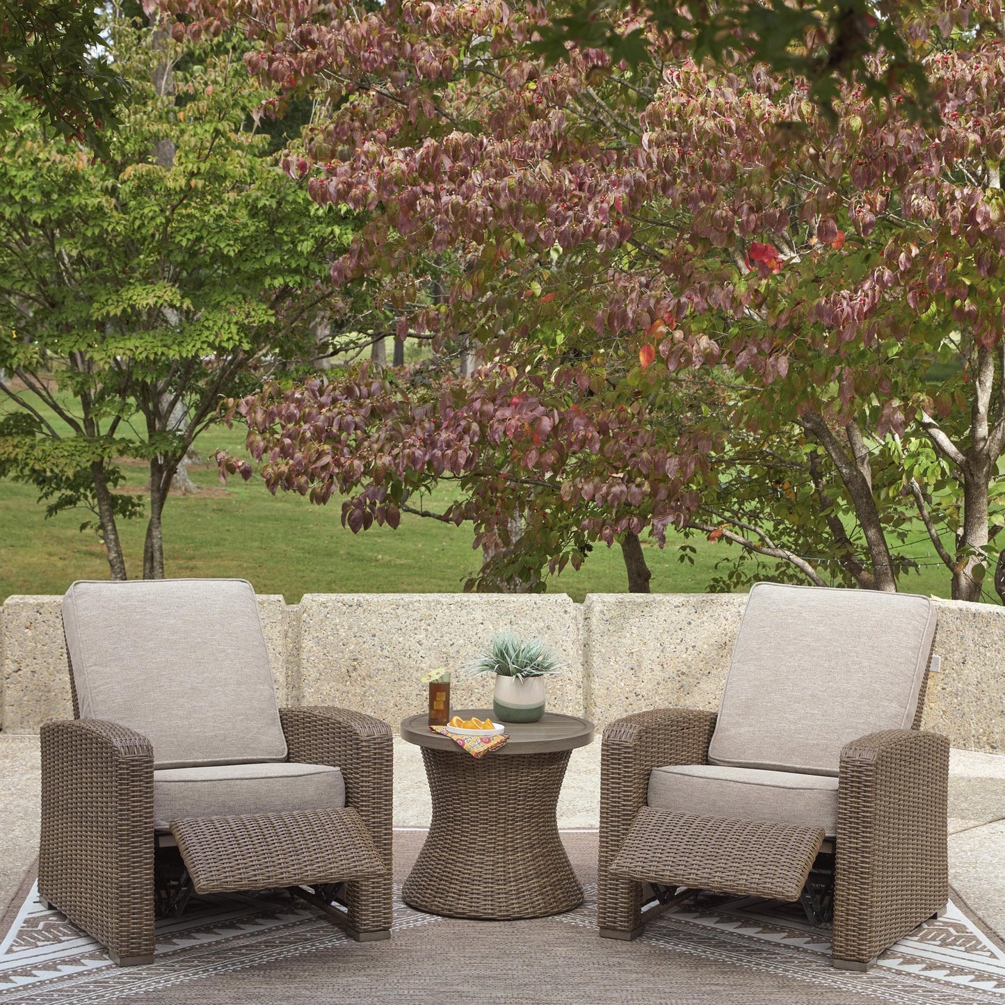 Signature Design by Ashley Laguna Heights PCP790 - 706 Round End Table with Umbrella Option - American Furniture of Slidell