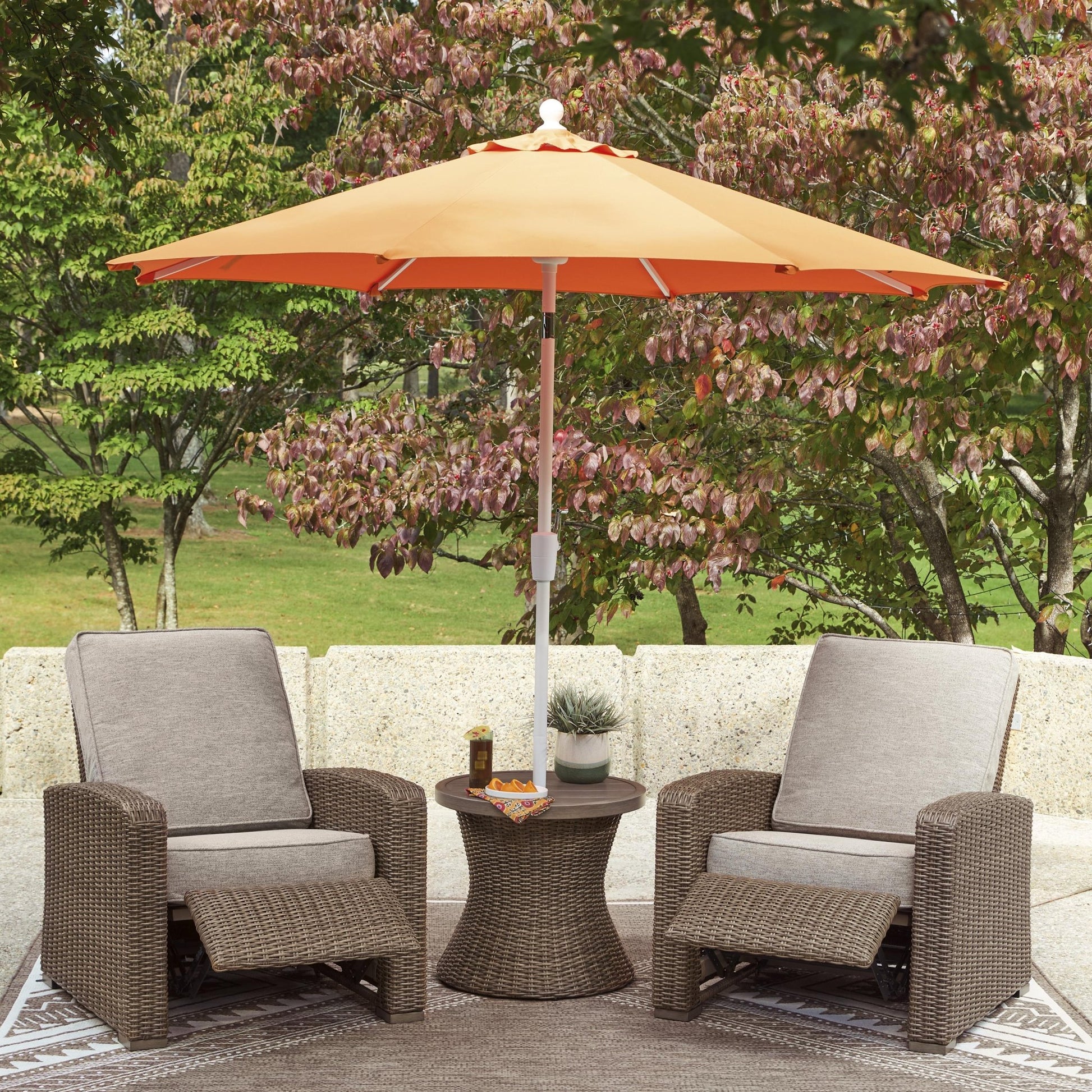 Signature Design by Ashley Laguna Heights PCP790 - 706 Round End Table with Umbrella Option - American Furniture of Slidell