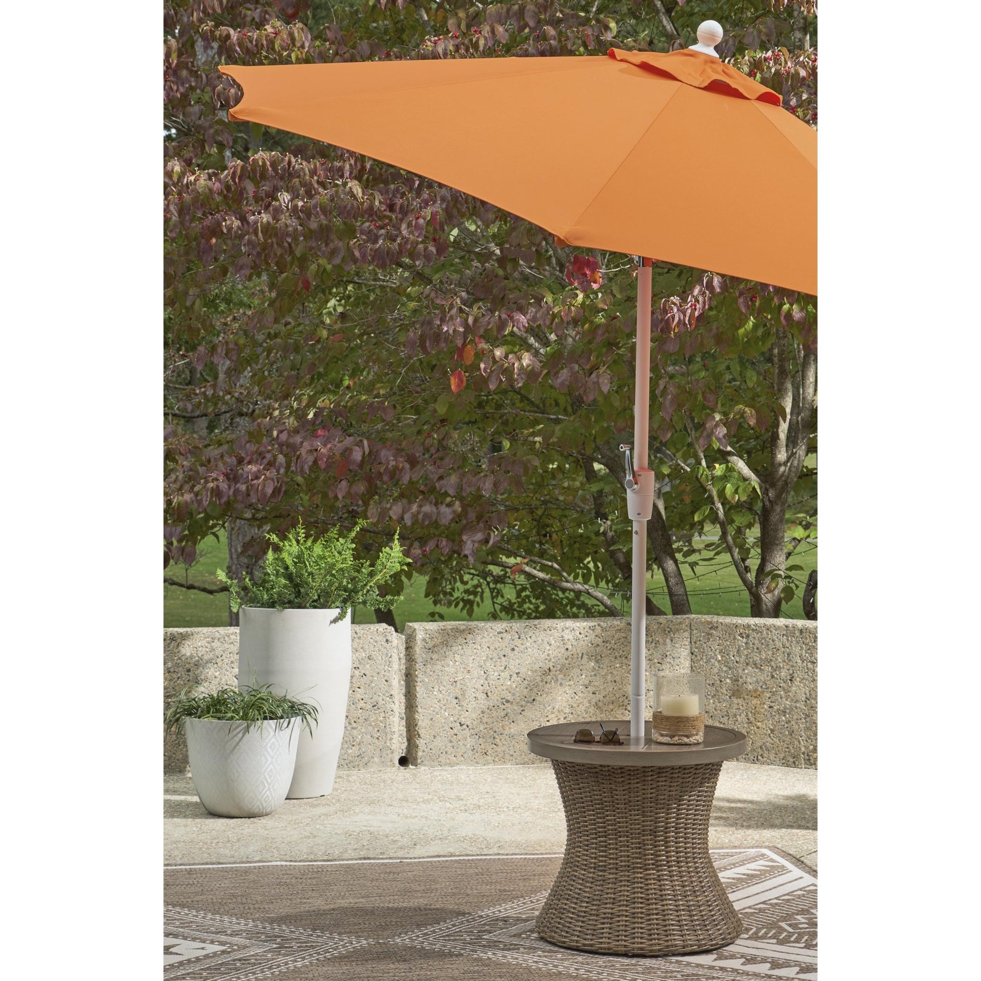 Signature Design by Ashley Laguna Heights PCP790 - 706 Round End Table with Umbrella Option - American Furniture of Slidell