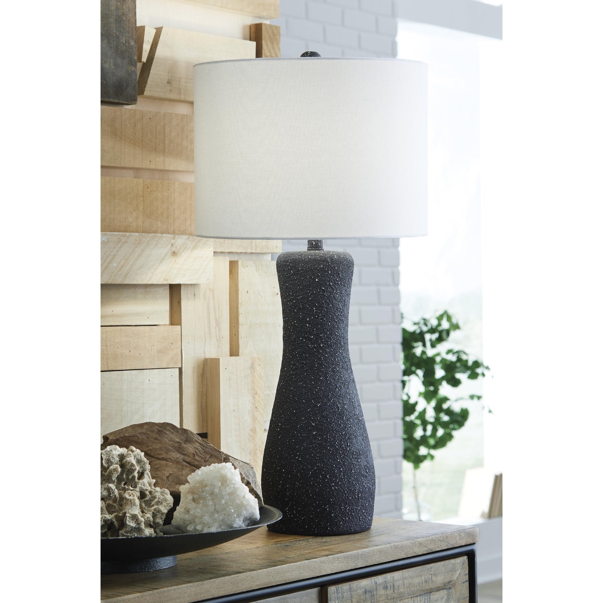 Signature Design by Ashley Maykins L207634 Metal Table Lamp - American Furniture of Slidell