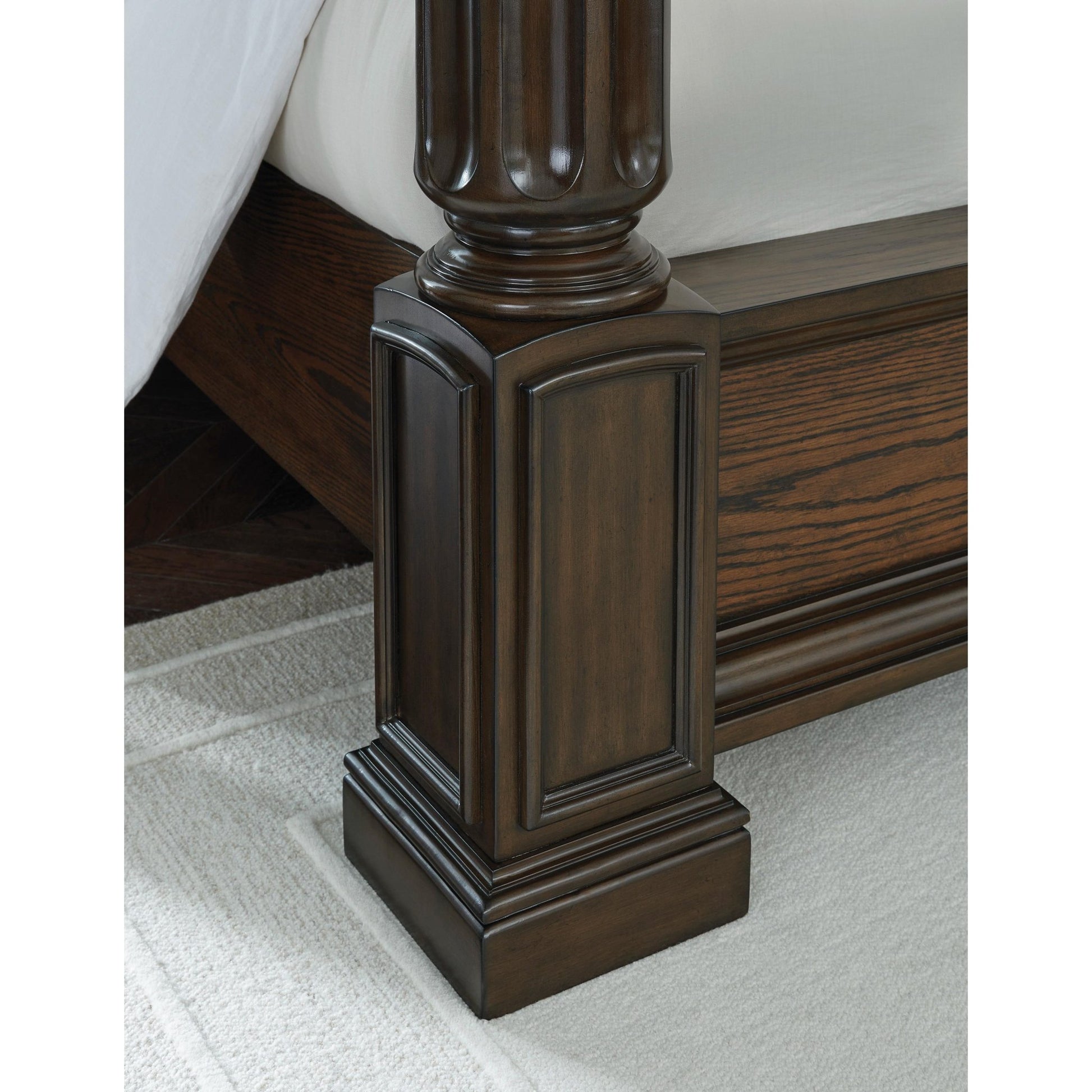 Signature Design by Ashley Maylee B947B10 King Canopy Bed - American Furniture of Slidell