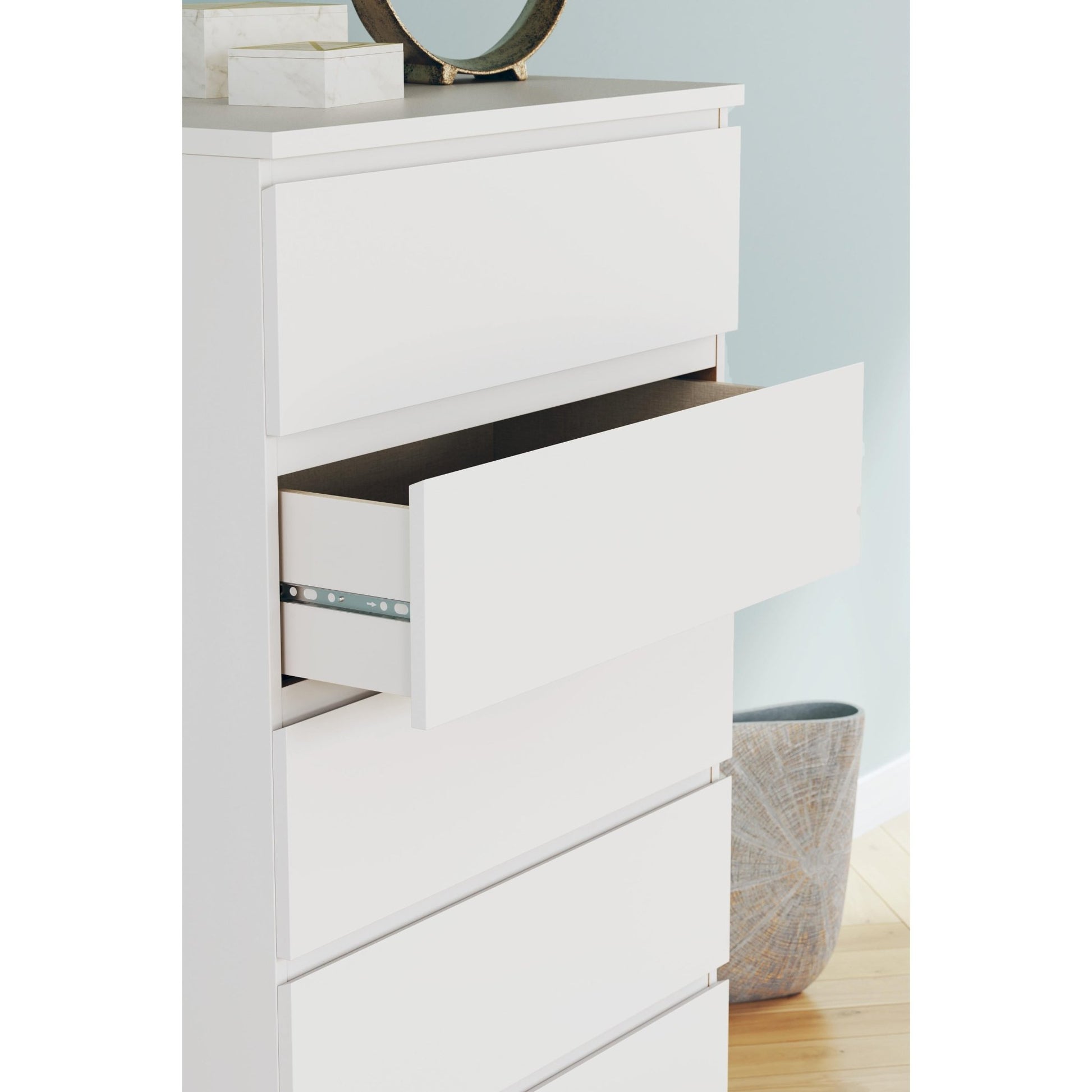 Signature Design by Ashley Onita EB9630 - 245 Five Drawer Chest - American Furniture of Slidell