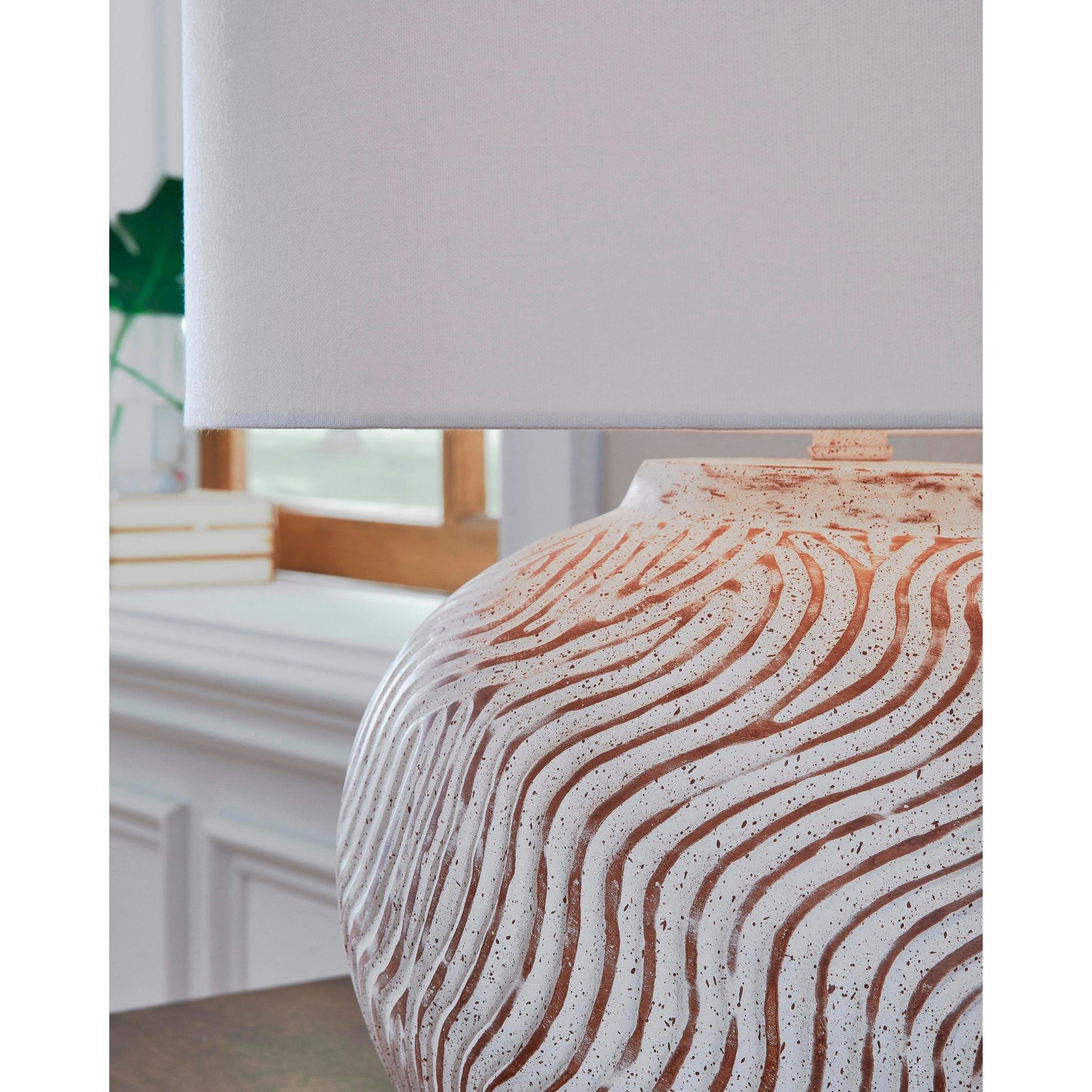 Signature Design by Ashley Vien Table Lamp L100894 - American Furniture of Slidell