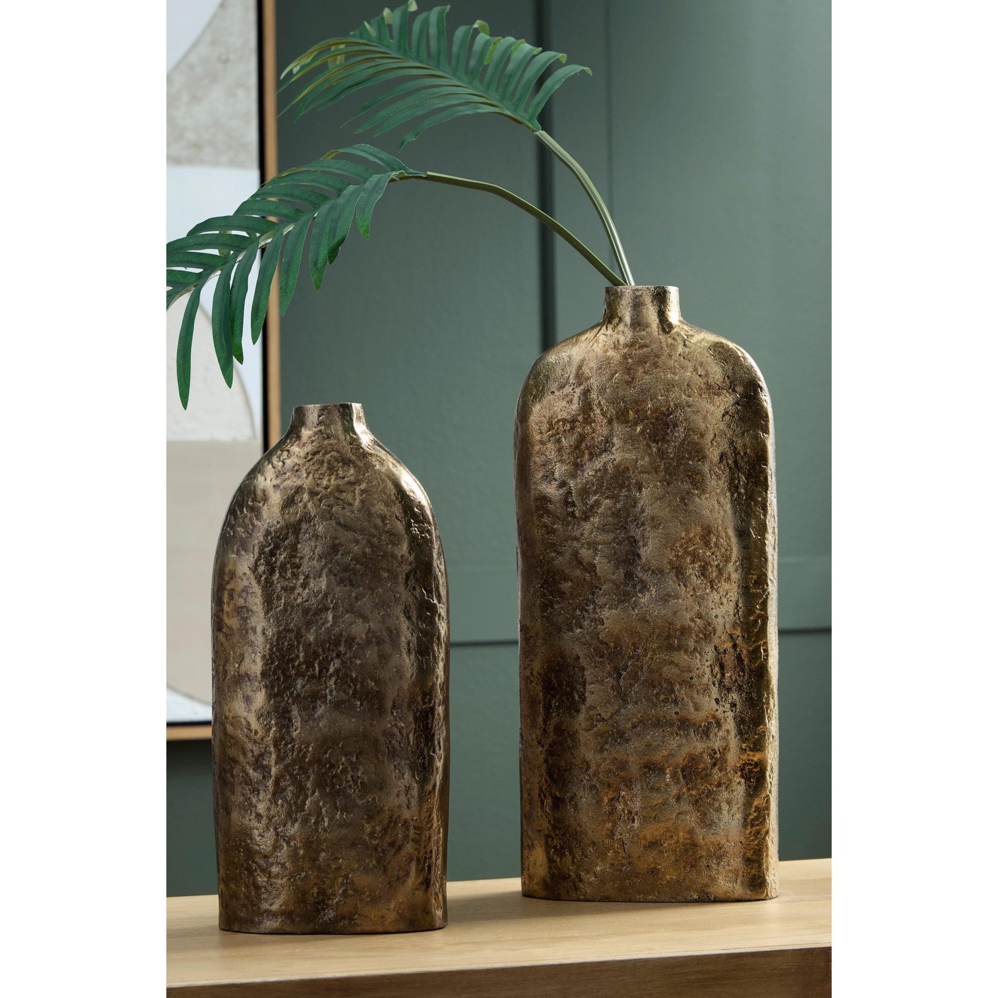Signature Design by Ashley Wallmond A2000822 Vase - American Furniture of Slidell