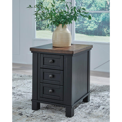 Signature Design by Ashley Wildenauer T664 - 7 Chair Side End Table - American Furniture of Slidell