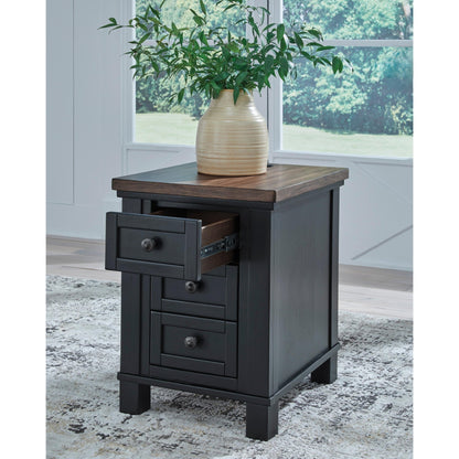 Signature Design by Ashley Wildenauer T664 - 7 Chair Side End Table - American Furniture of Slidell