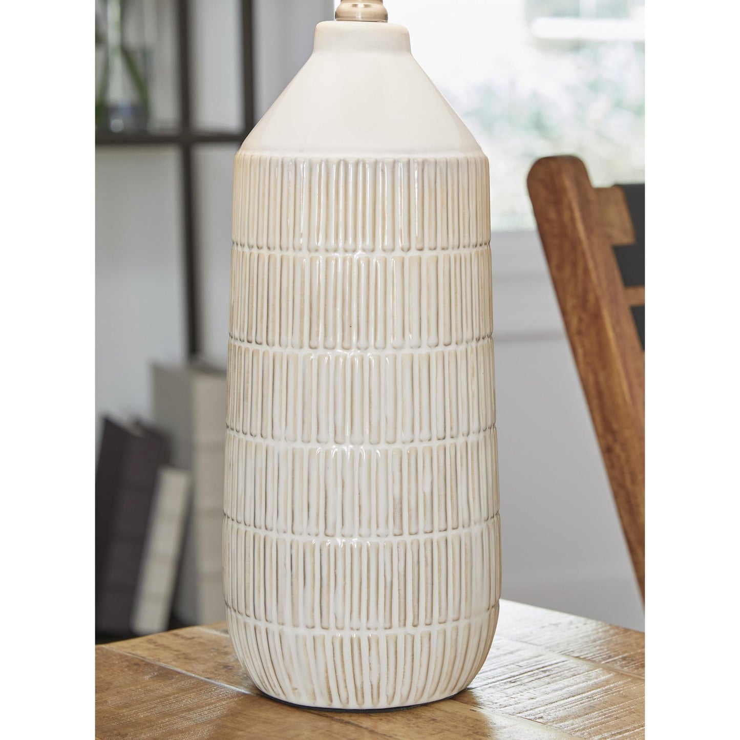 Signature Design by Ashley Willport L177994 Ceramic Table Lamp - American Furniture of Slidell
