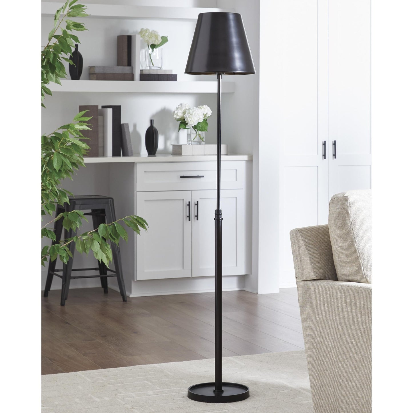 Signature Design by Ashley Wimner L208461 Metal Floor Lamp - American Furniture of Slidell