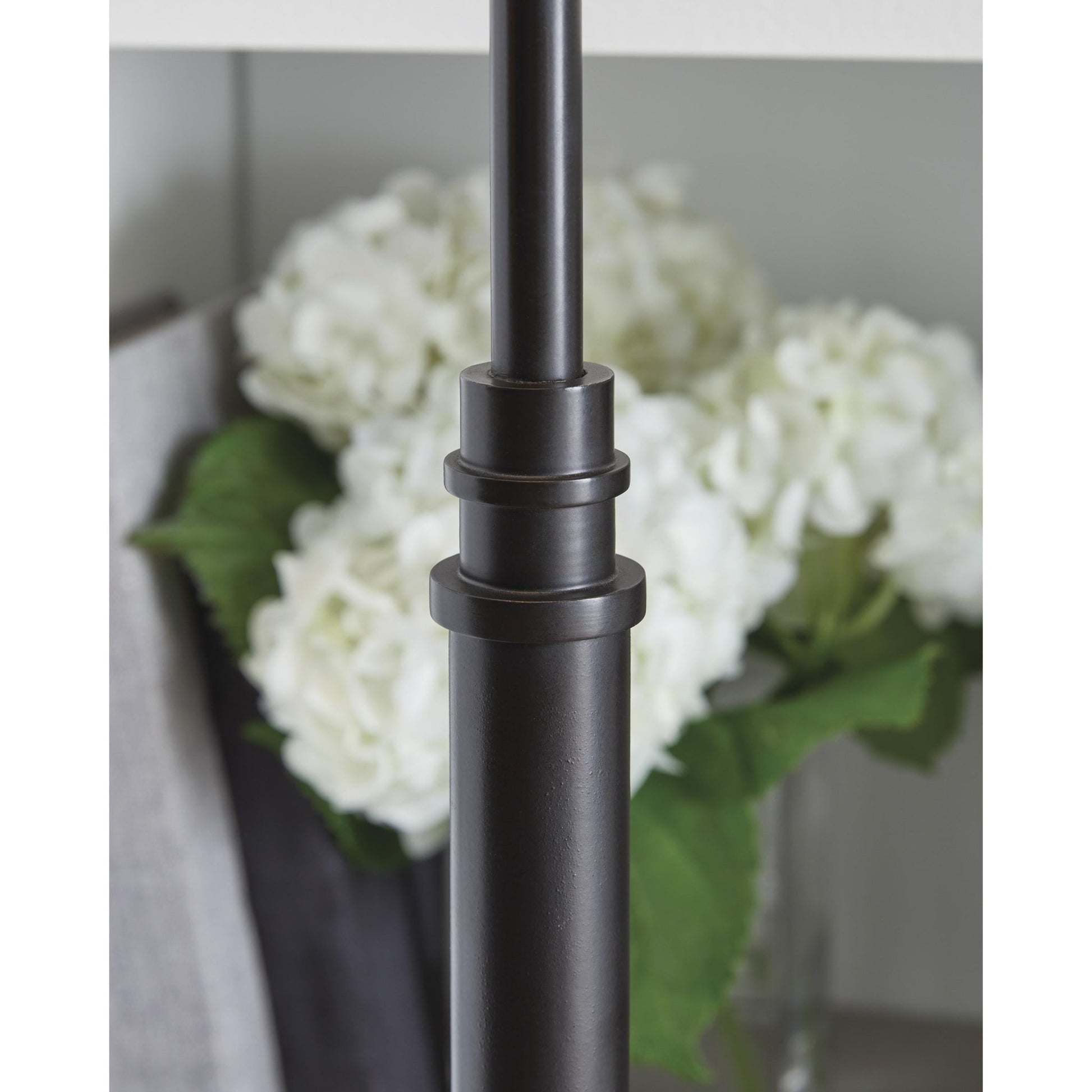 Signature Design by Ashley Wimner L208464 Metal Table Lamp - American Furniture of Slidell