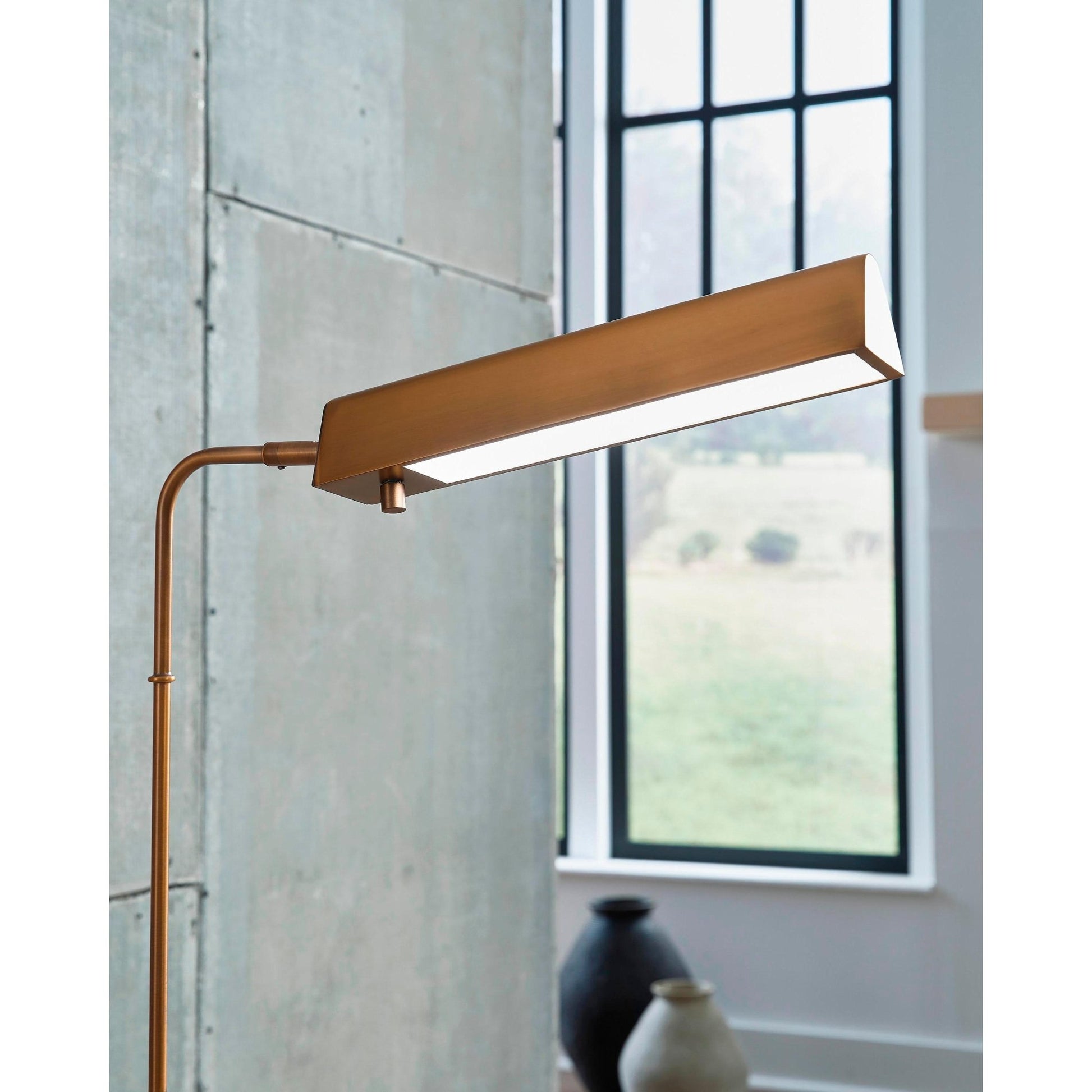 Signature Design by Ashley Yafe Floorstanding Lamp L734411 - American Furniture of Slidell