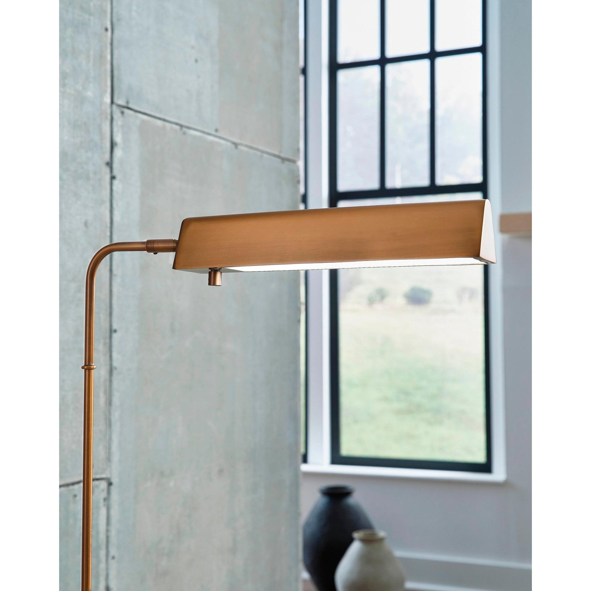 Signature Design by Ashley Yafe Floorstanding Lamp L734411 - American Furniture of Slidell
