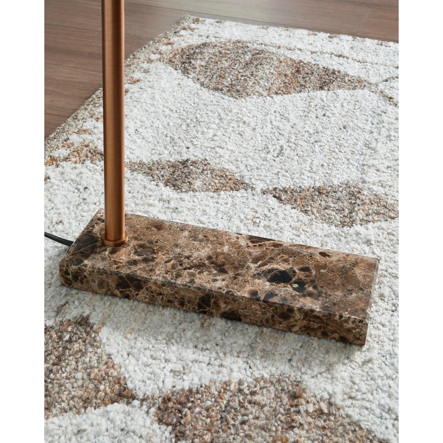 Signature Design by Ashley Yafe Floorstanding Lamp L734411 - American Furniture of Slidell