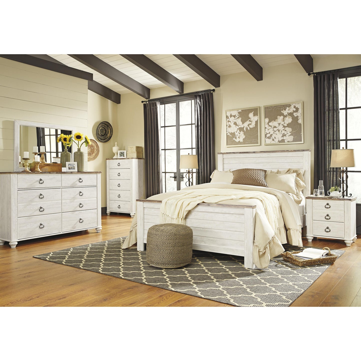 Signature Design by Ashley Willowton 5-Drawer Chest B267-46
