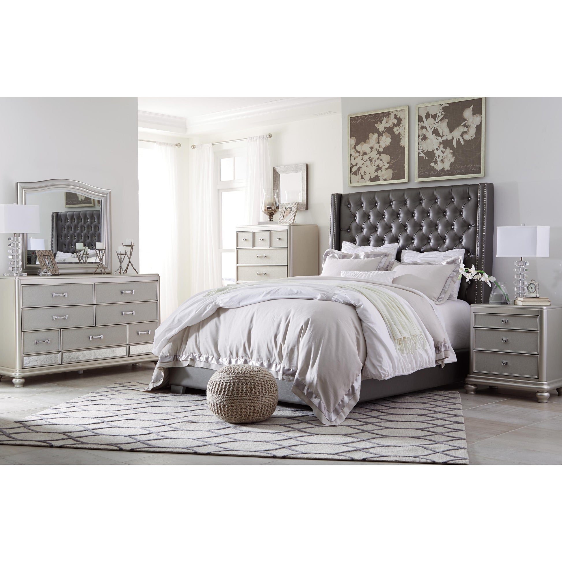 Signature Design by Ashley Coralayne King Upholstered Bed B650-78/B650-76